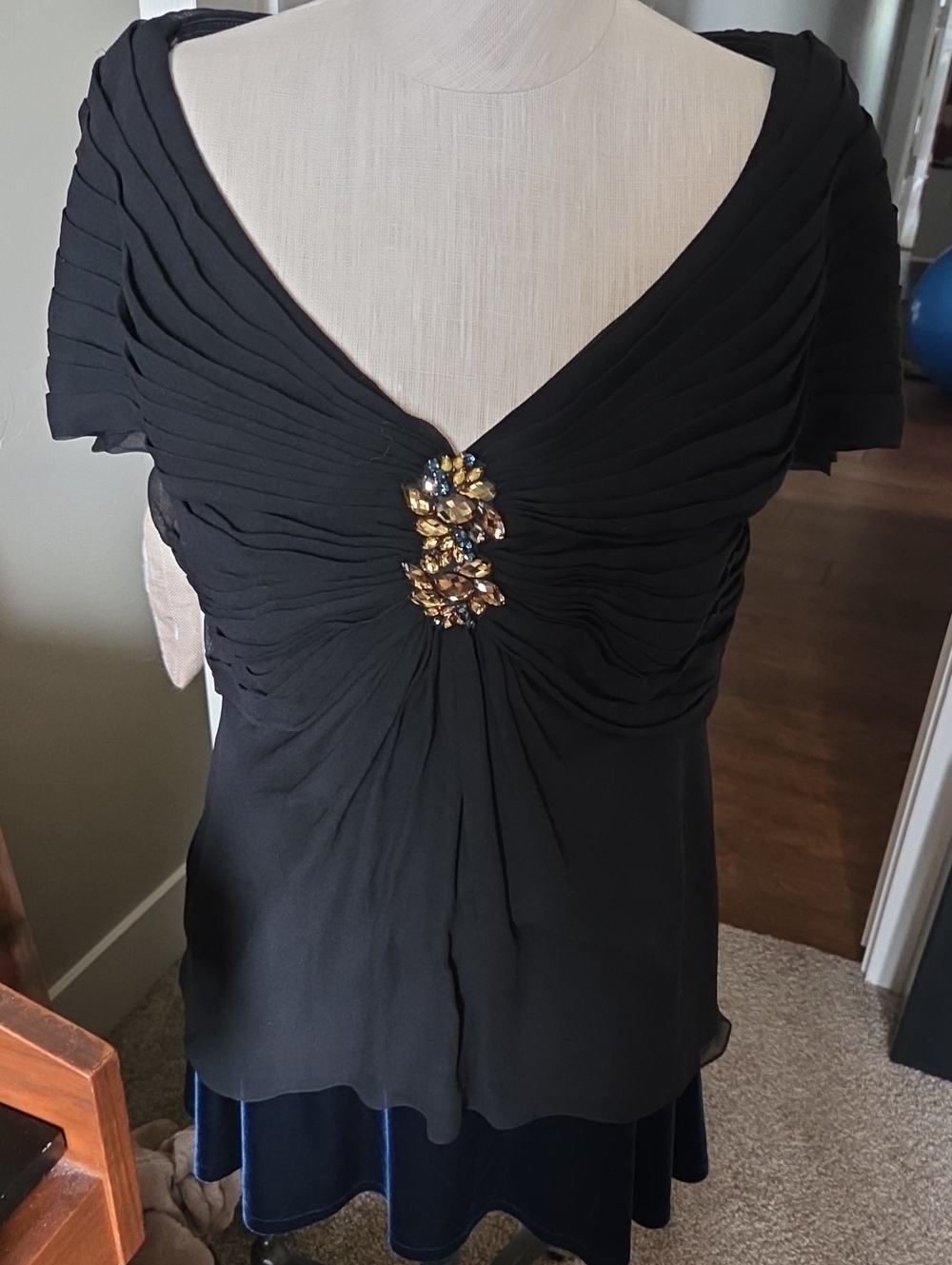 Tashi Shoji Black Embellished V-Neck Women's Top